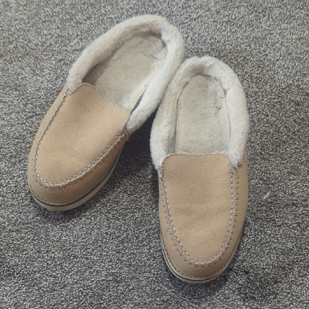 Sanuk Tan and White Slippers
